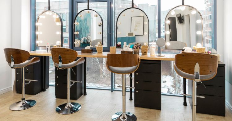 Friseursalon Möbel aus Holz