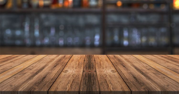 Tapas Bar Einrichtung in Holz ist zeitlos und nachhaltig