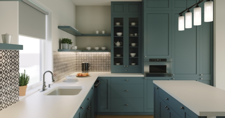 Weiße Küche wird durch Farbe verdrängt