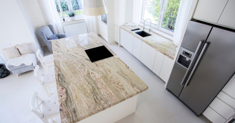 Küchen Idee mit Holz und Marmor